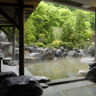 【ホテルまほろば/登別温泉】日本最大級の露天風呂と31の浴槽で4種類の泉質を満喫